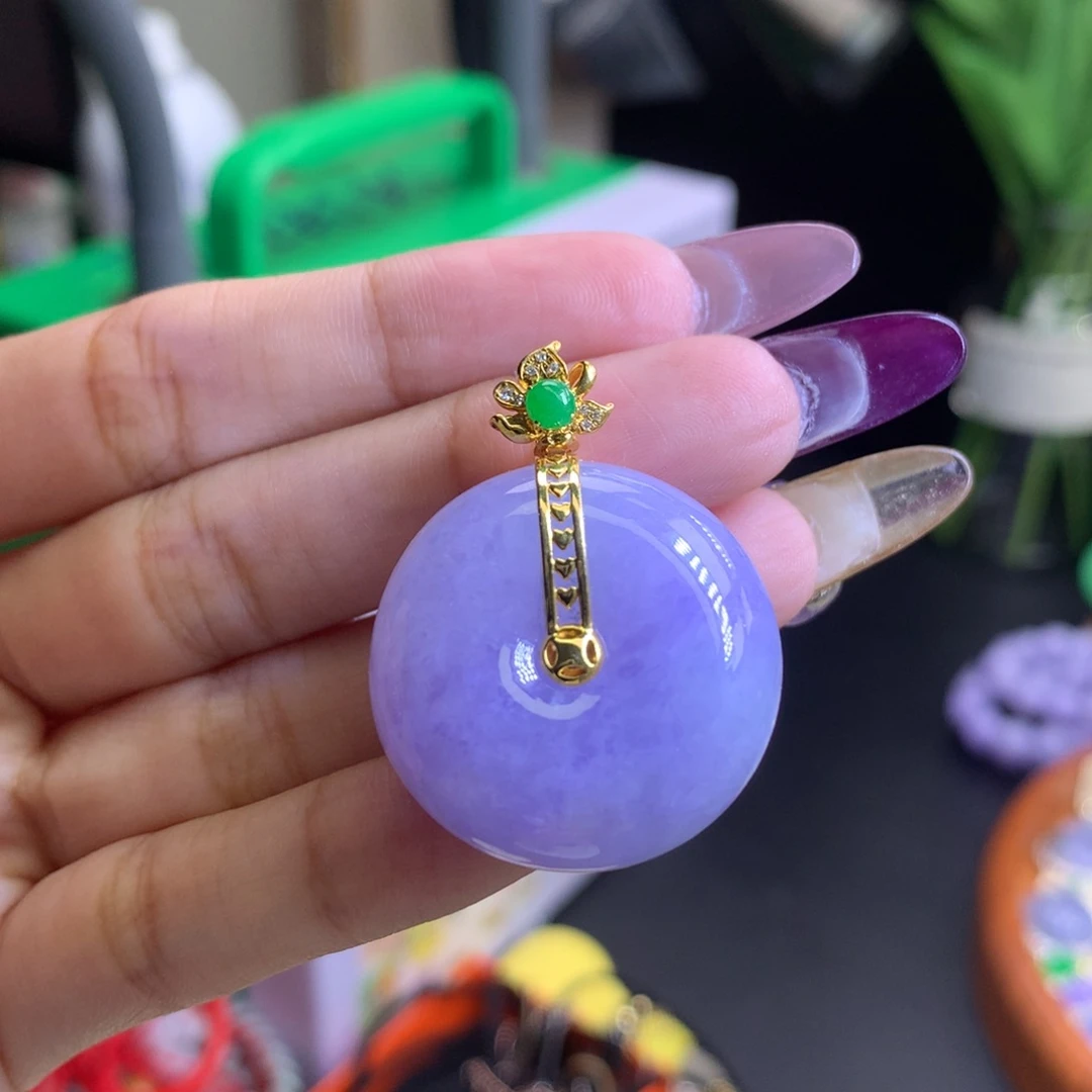 翡翠18K金镶嵌颈饰