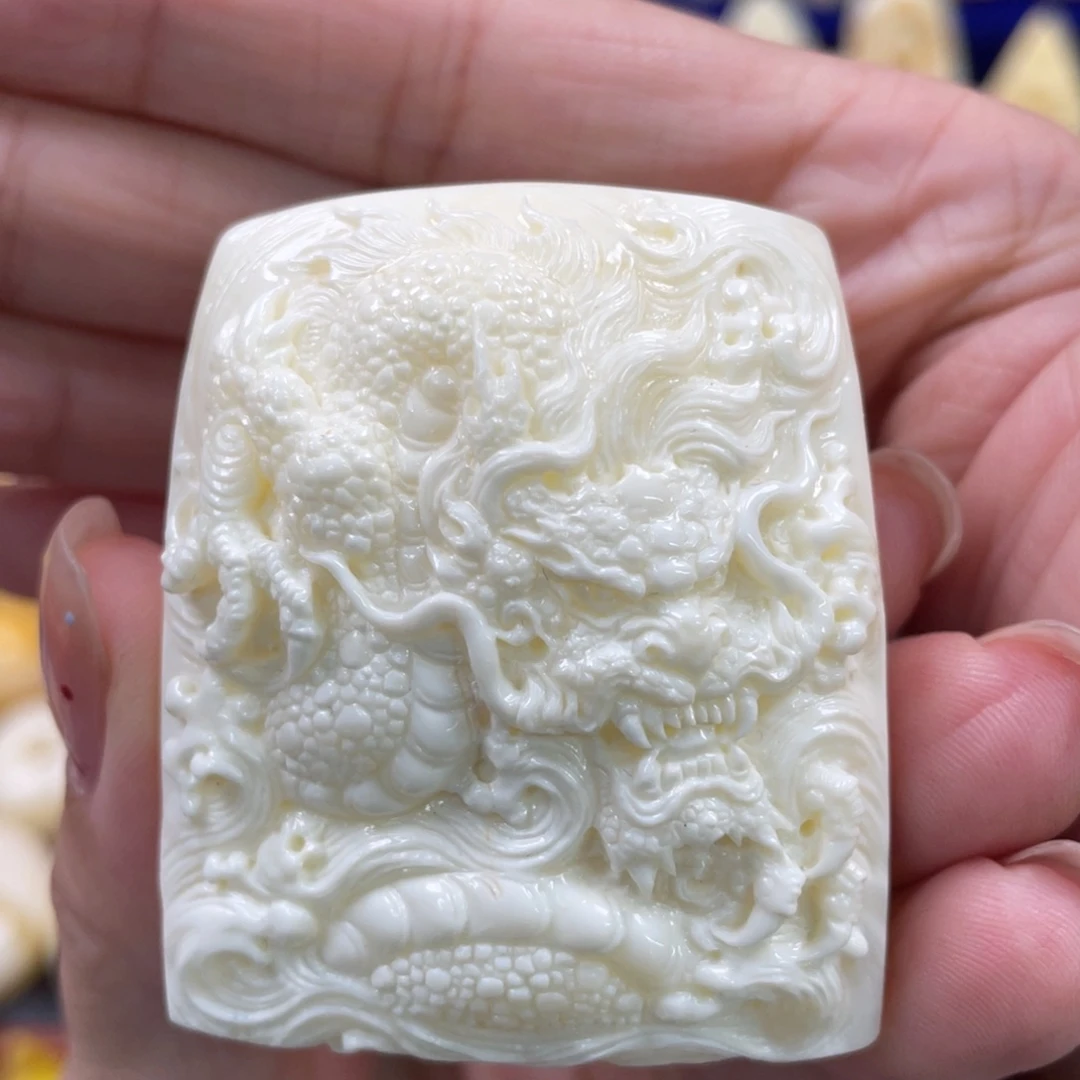 蜜蜡未镶嵌裸石琥珀蜜蜡雕刻件