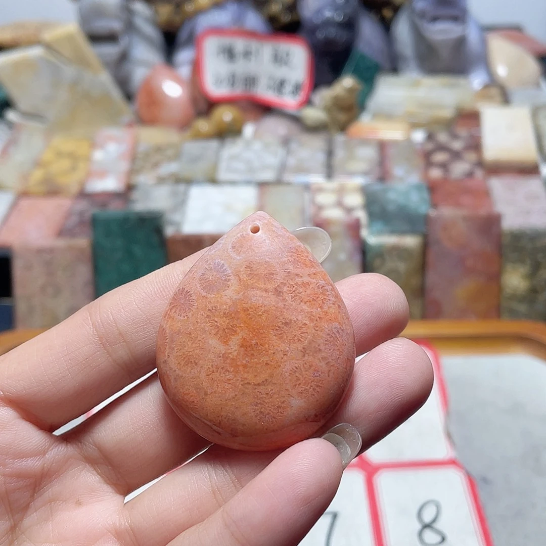 硅化珊瑚（珊瑚玉）合金颈饰