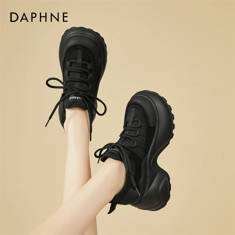 达芙妮黑色老爹鞋女款2025新款秋季厚底休闲鞋子巨好看增高运动鞋