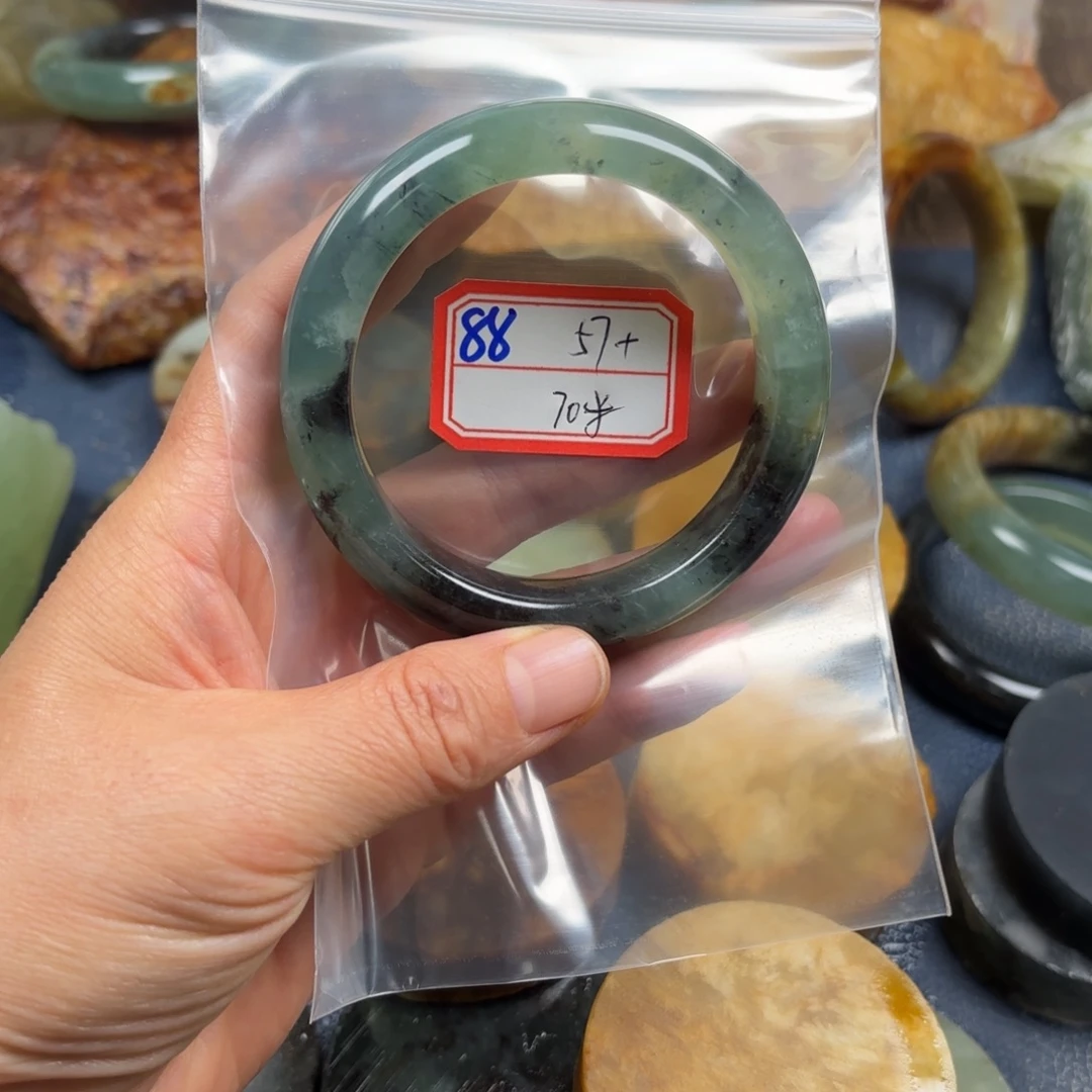 吾***蓝蛇纹石玉未镶嵌手镯
