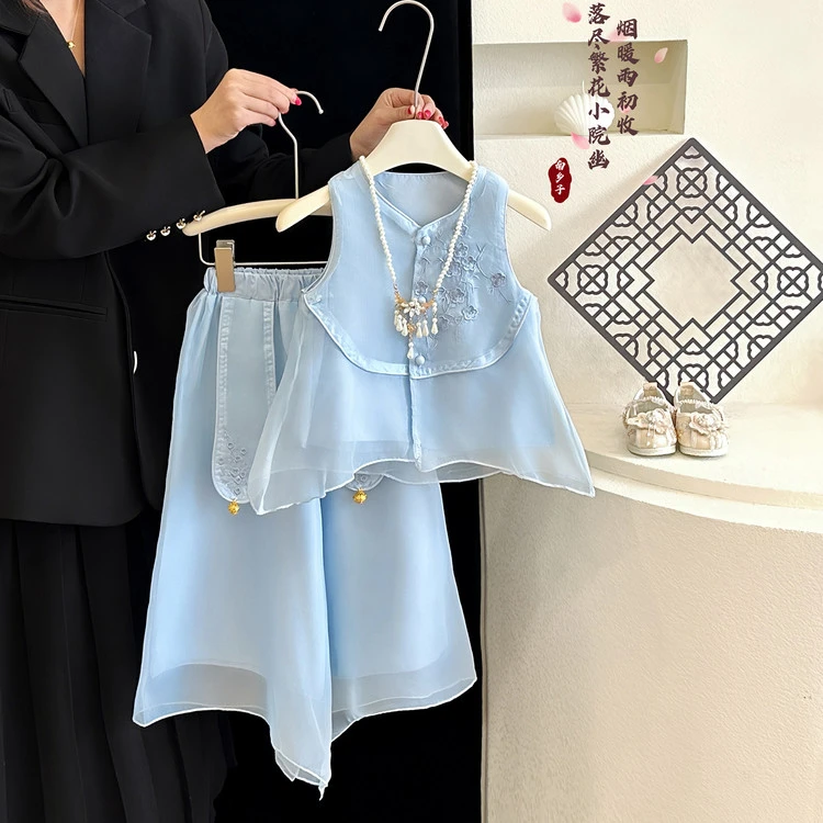 女童新中式国风无袖夏套装2025中小童洋气刺绣古风上衣裤裙两件装