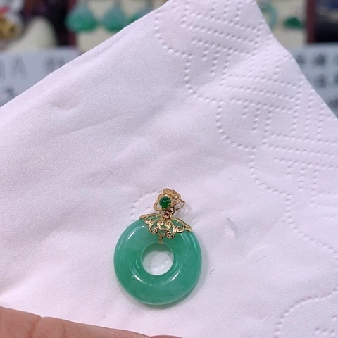 颈饰18K金镶嵌翡翠