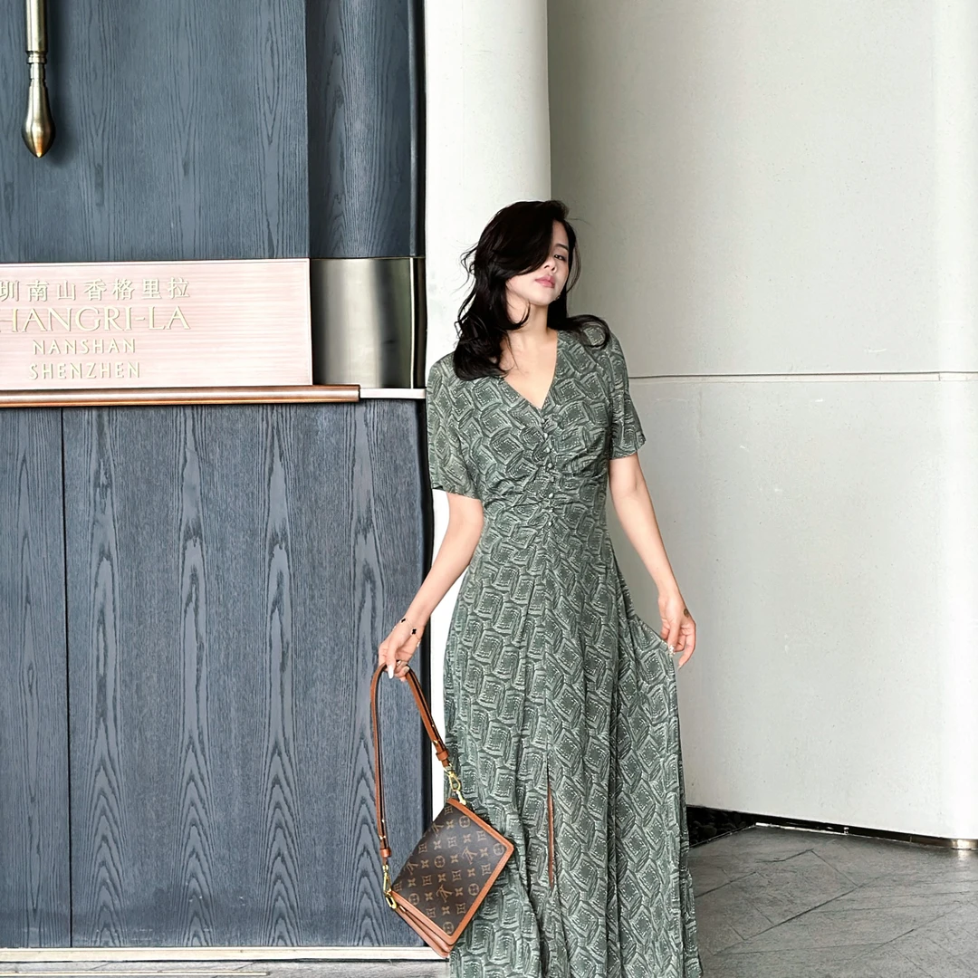 夏季清新风显瘦中长款碎花印花收腰复古法式优雅桑蚕丝连衣裙