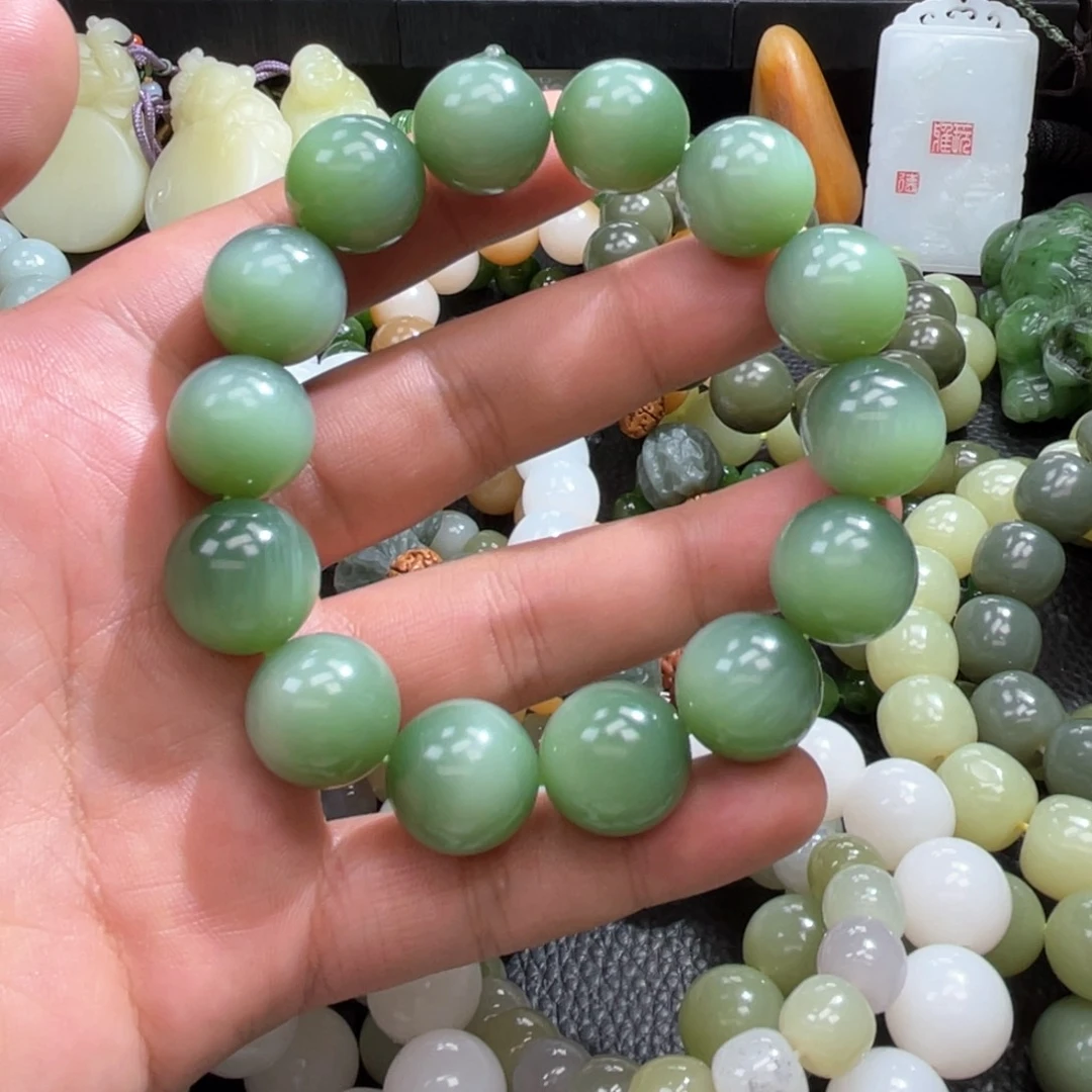 和田玉手串未镶嵌厚***?