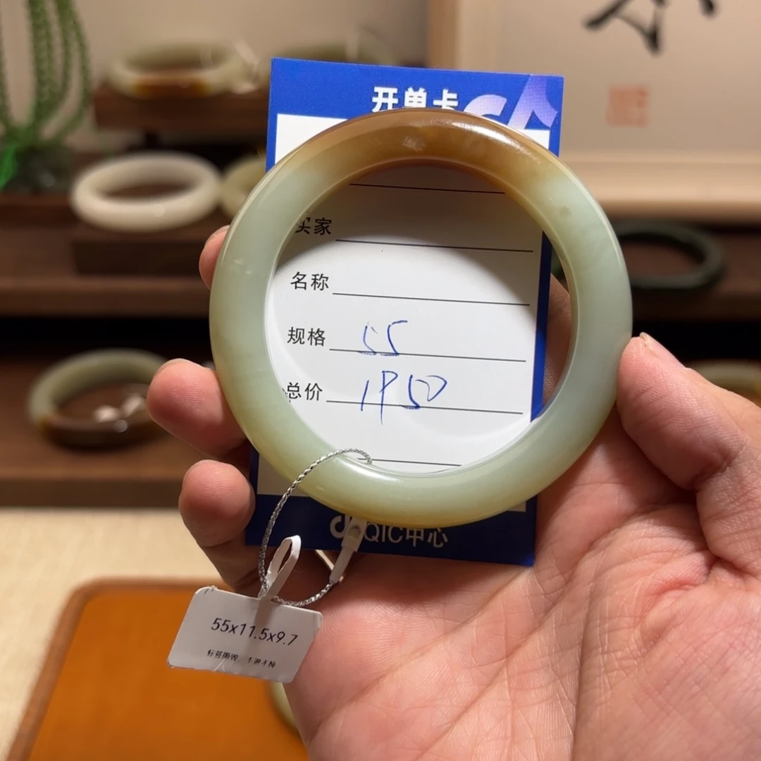 和田玉（糖玉）手镯未镶嵌