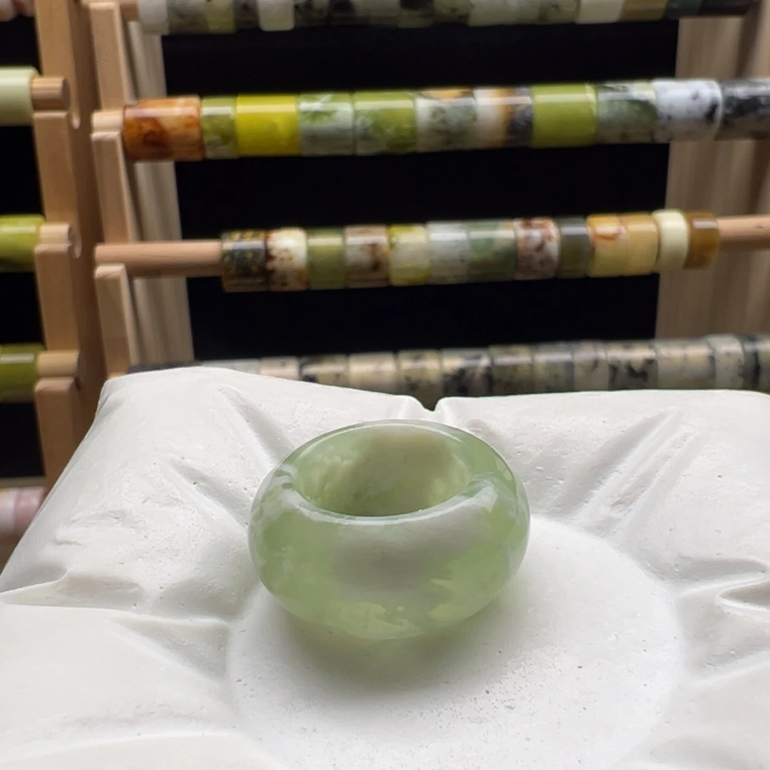 蛇纹石玉未镶嵌戒指15.8 默认瑕疵 不退不换