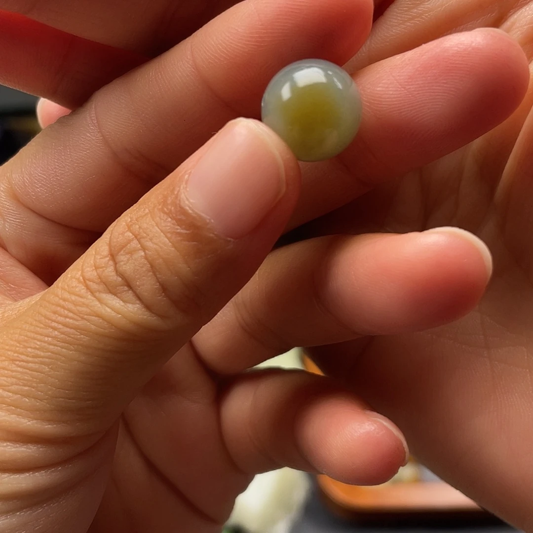 未镶嵌和田玉（糖玉）挂件