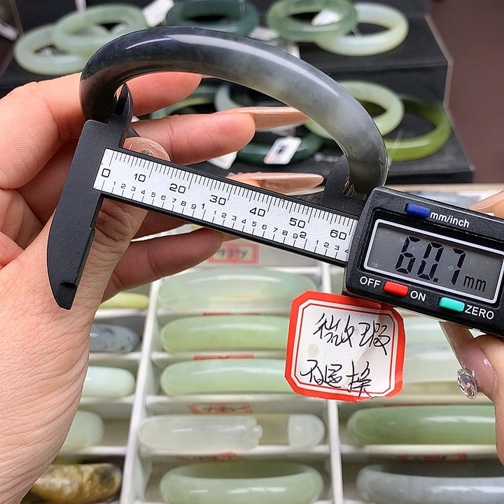 蛇纹石玉手镯未镶嵌499