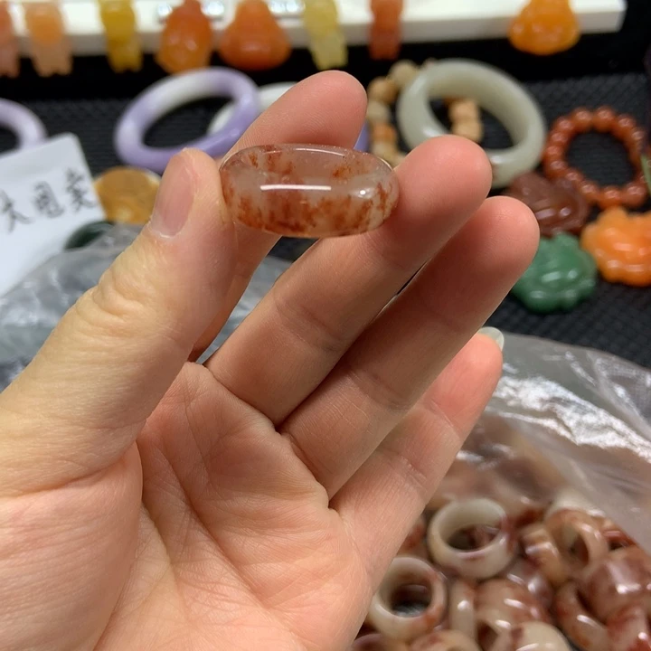 石英岩玉未镶嵌手镯