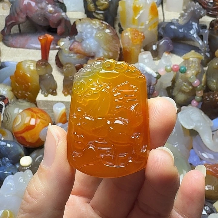 靳***全玛瑙/玉髓未镶嵌饰品