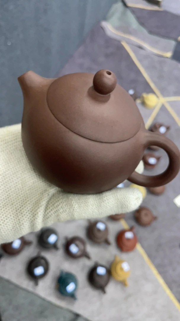 220绿色紫砂壶泡茶的