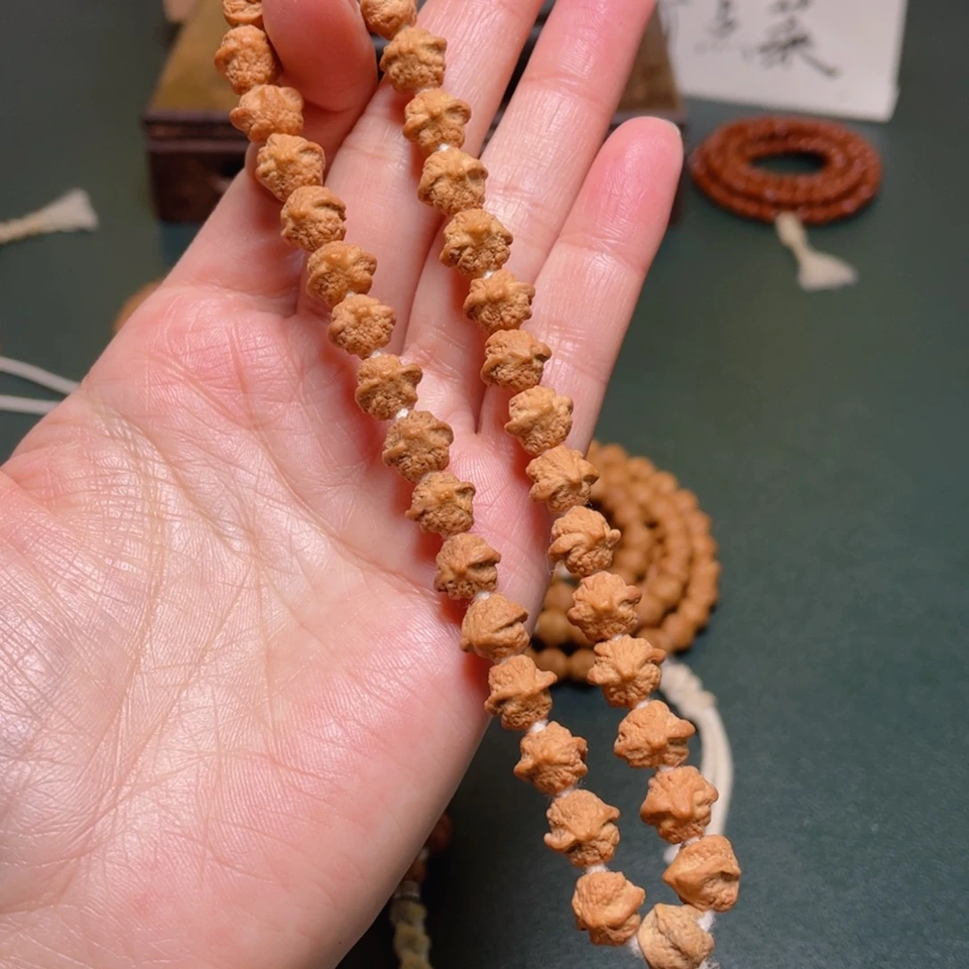 吊坠柏香籽/百香籽彼岸花手持