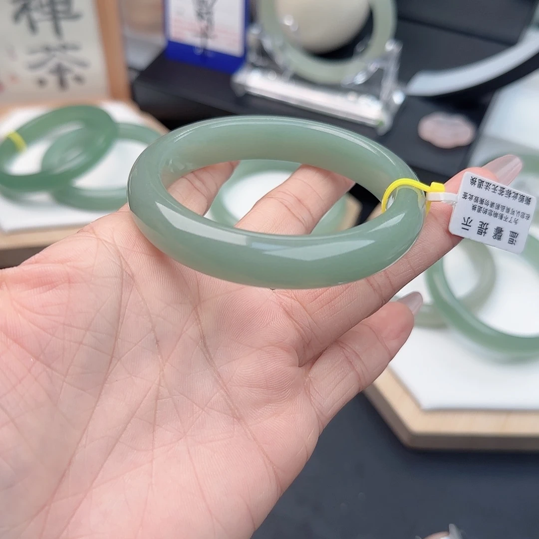 石英质玉未镶嵌手镯58