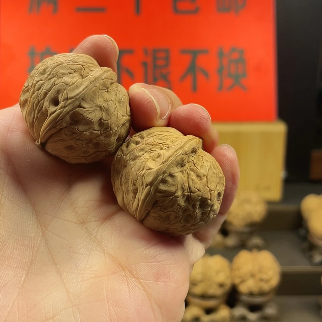 文玩核桃把件金丹绣球