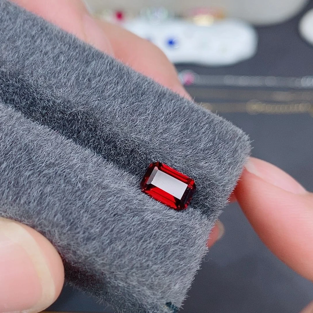 裸石未镶嵌石榴石1.8ct
