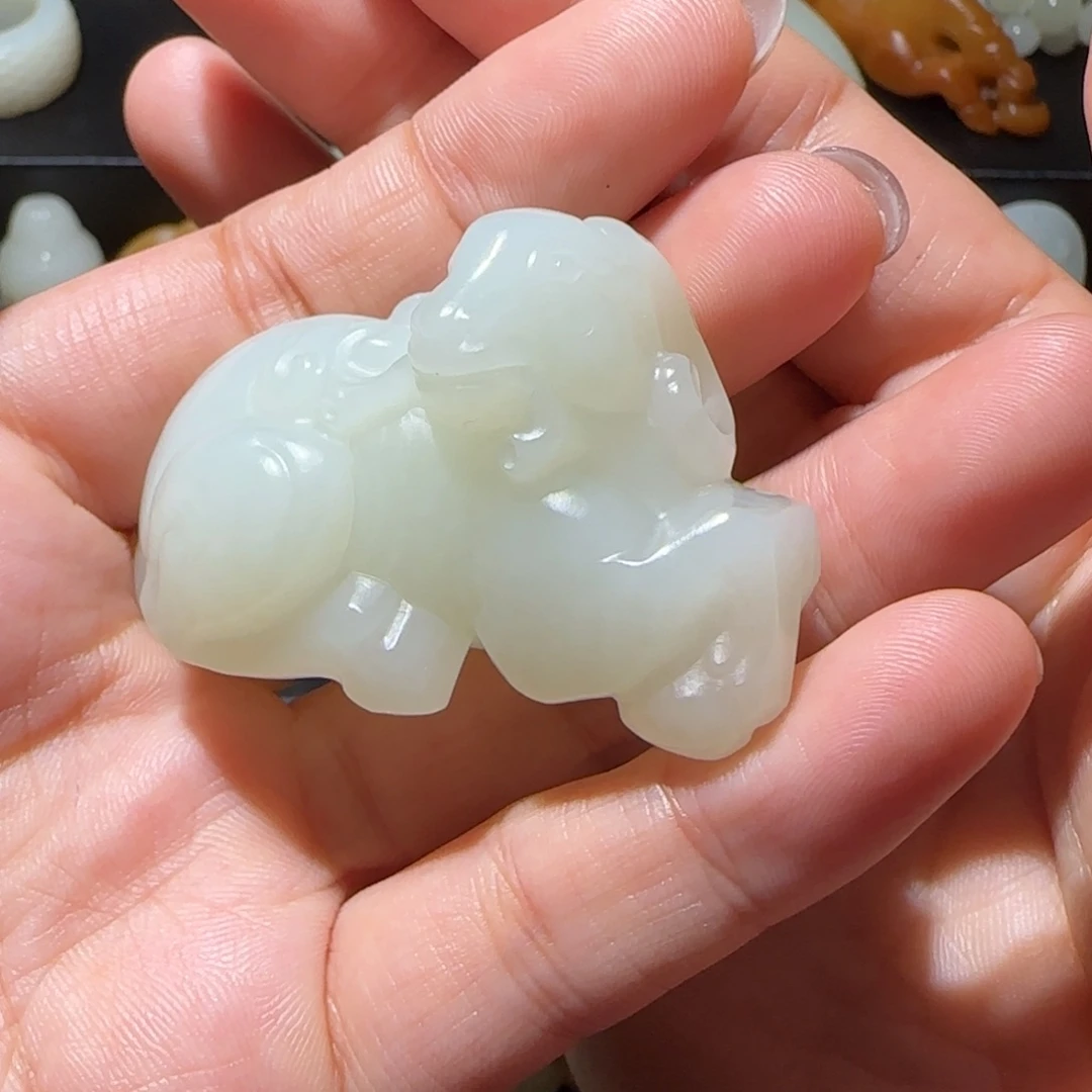 老***湖和田玉未镶嵌颈饰