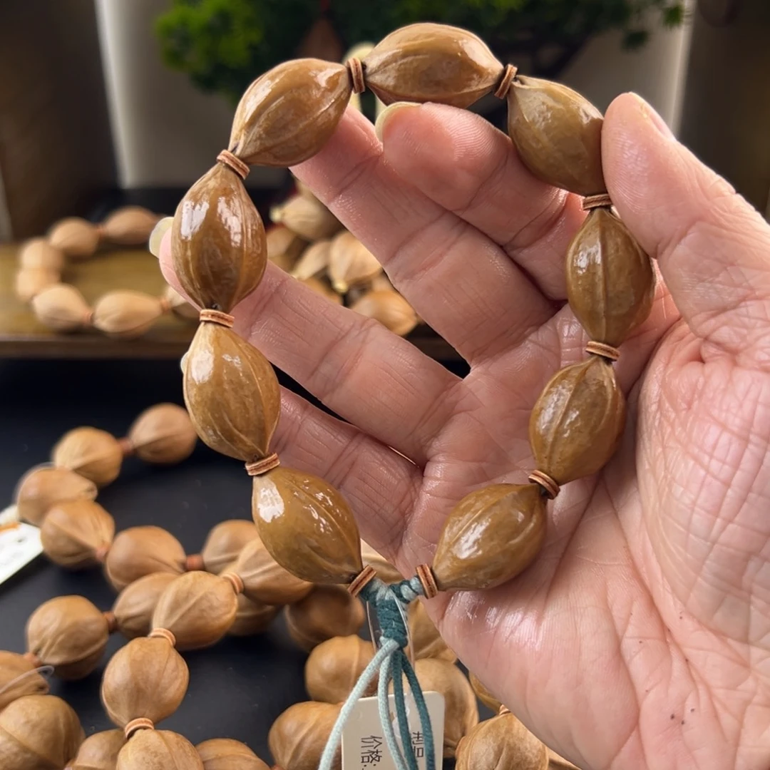 橄榄核吊坠梅林铁核老树核素1828