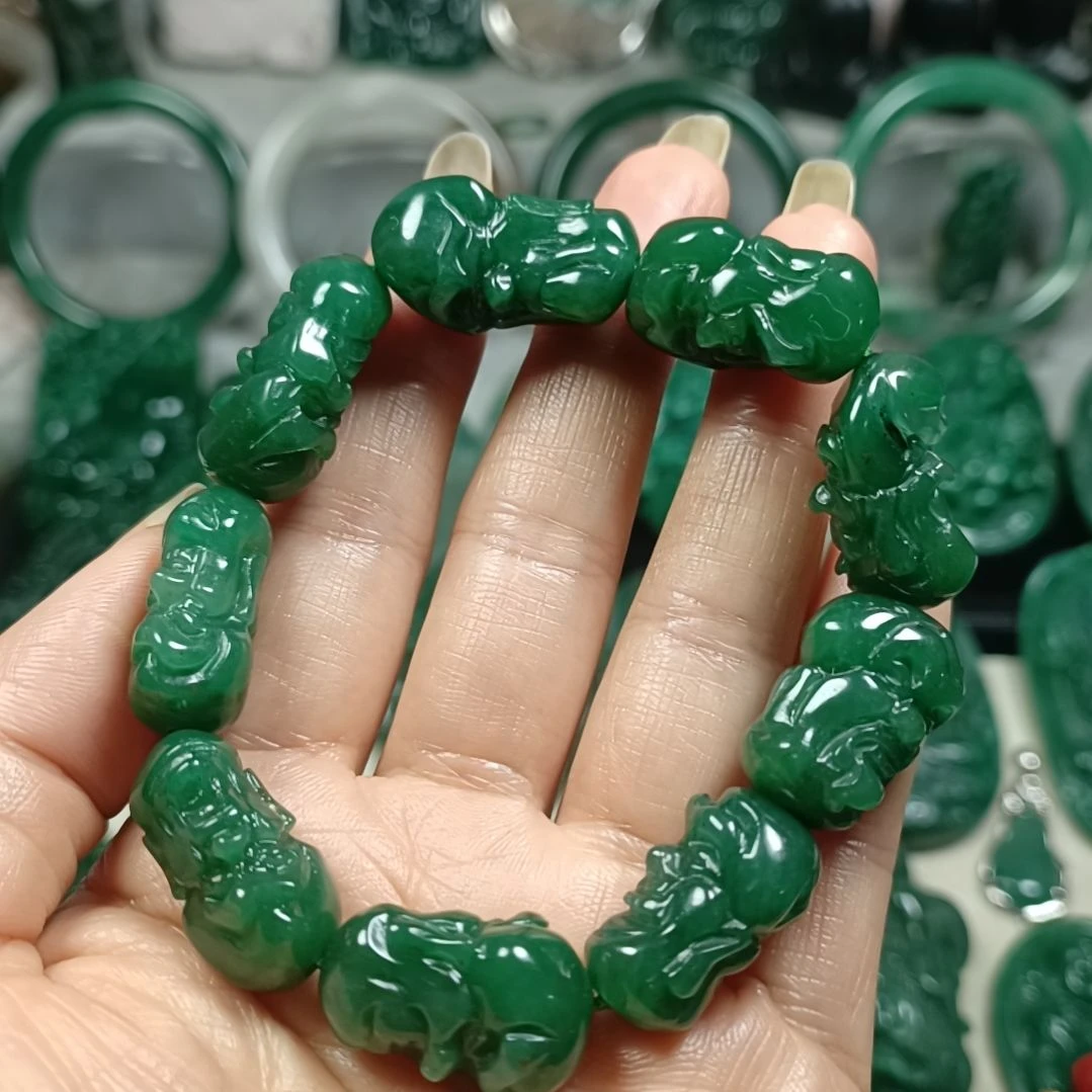 独山玉未镶嵌十八罗汉