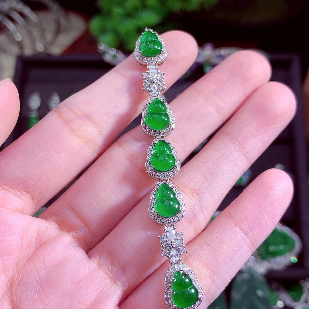 颈饰未镶嵌翡翠天然