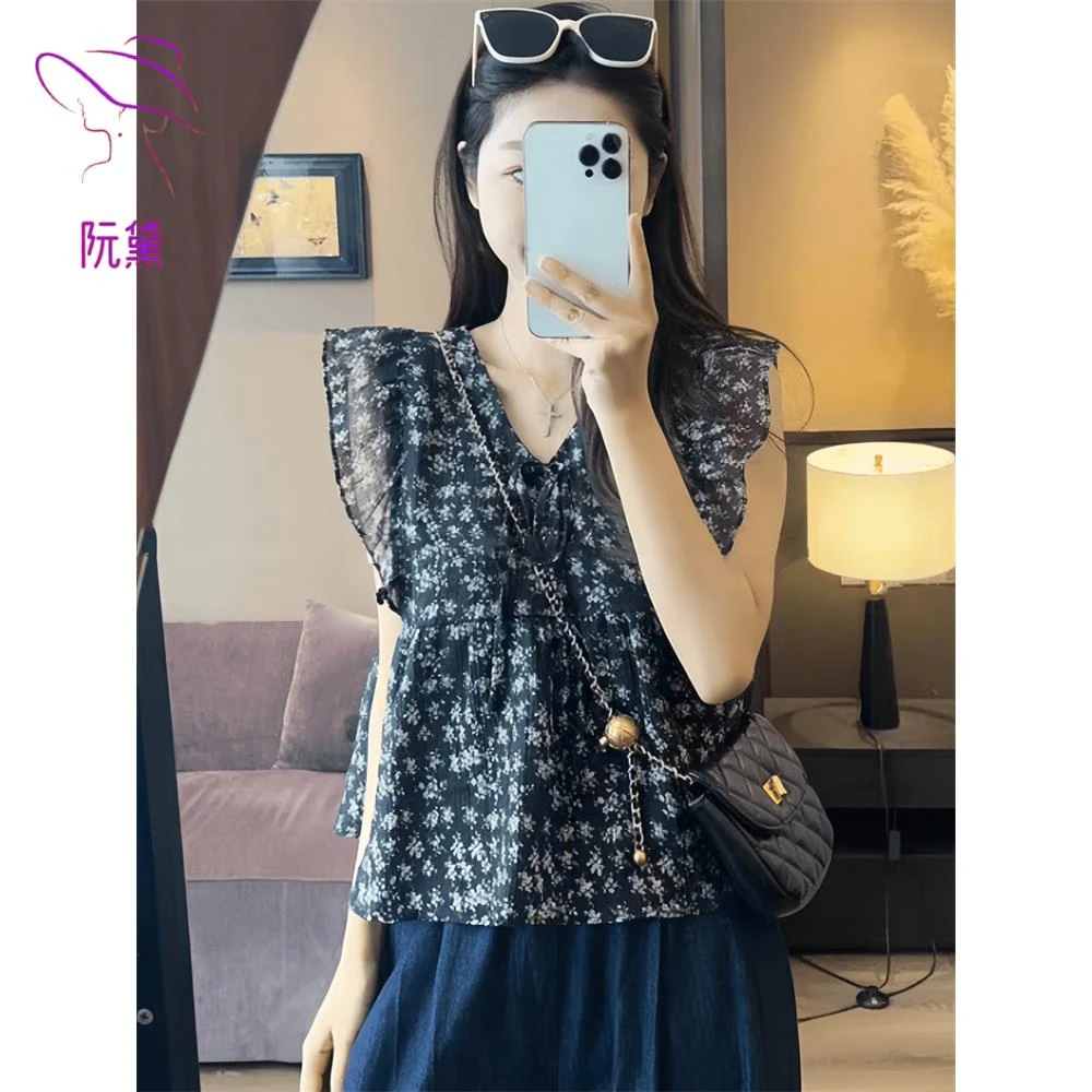 阮黛荷叶边V领无袖衬衫女2025夏季洋气质雪纺小衫小短款碎花上衣