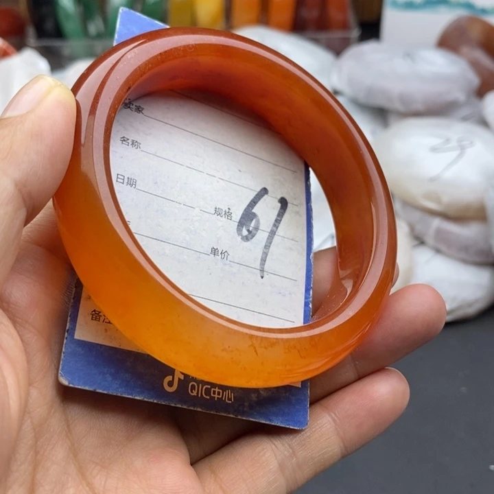 石英质玉未镶嵌手镯