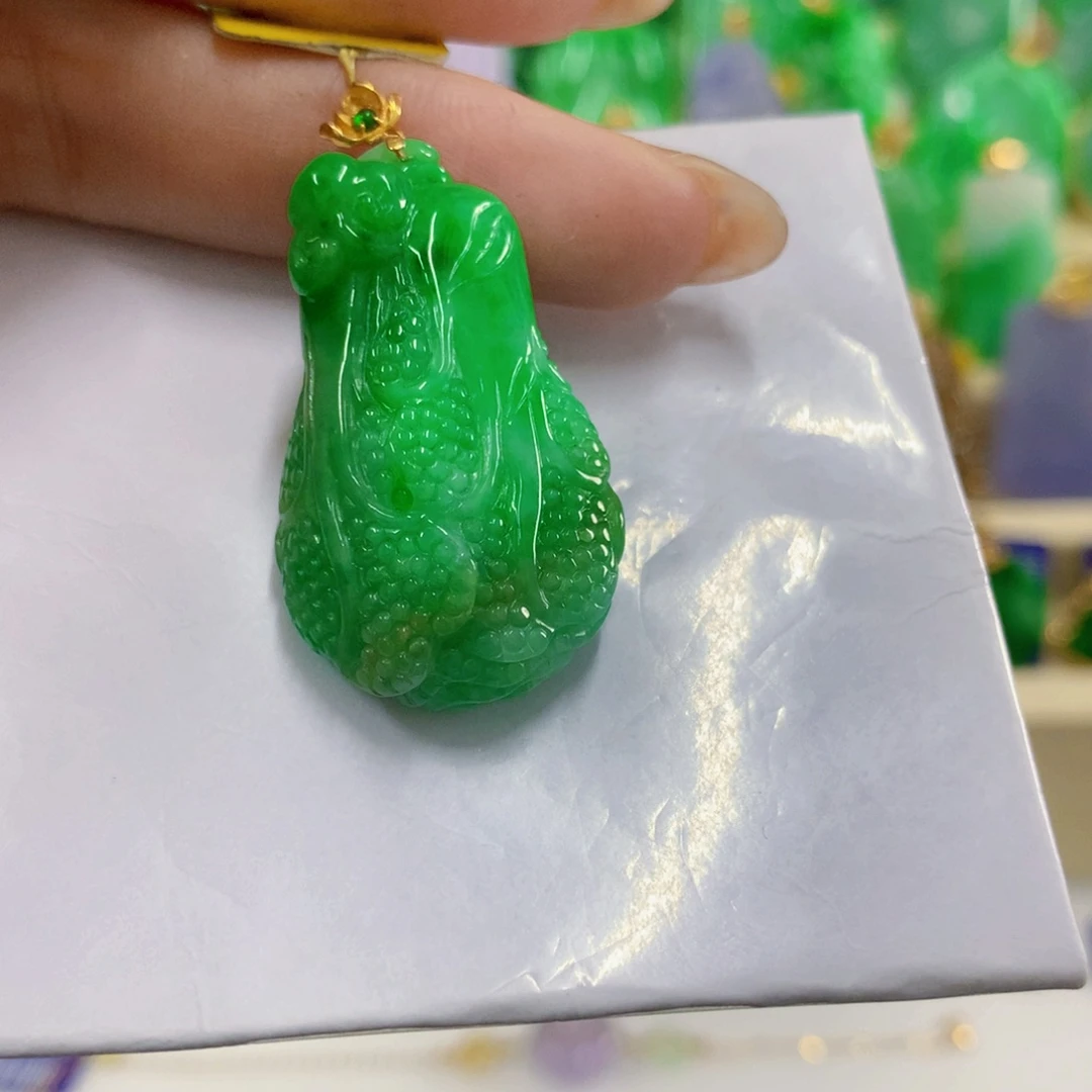 翡翠18K金镶嵌颈饰