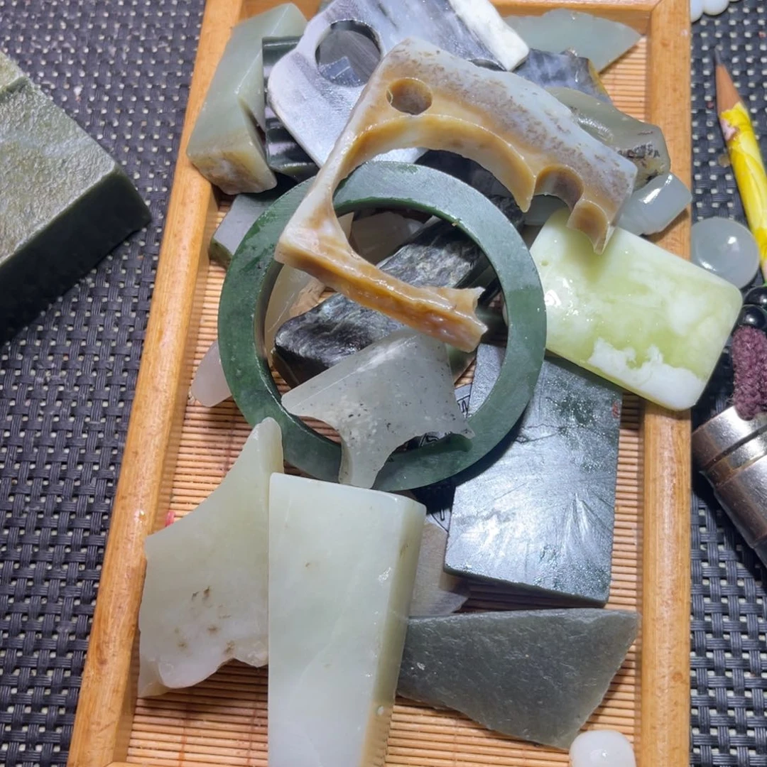 未镶嵌和田玉车挂