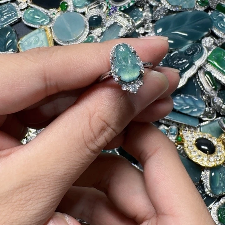 翡翠未镶嵌颈饰天然A货翡翠放漏