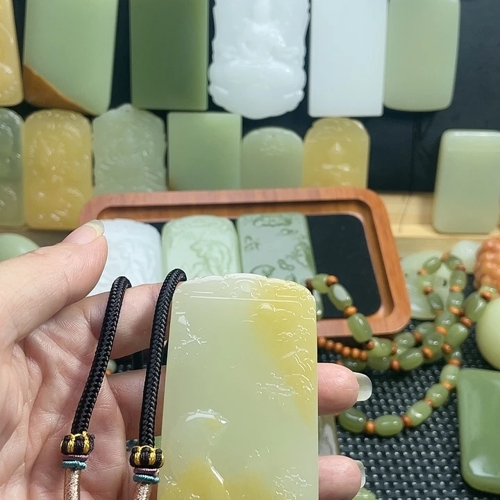 黑***金新疆昆仑山料生肖虎