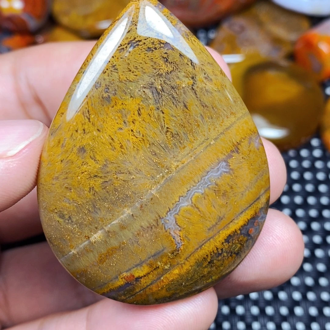 未镶嵌颈饰玛瑙/玉髓老*匝