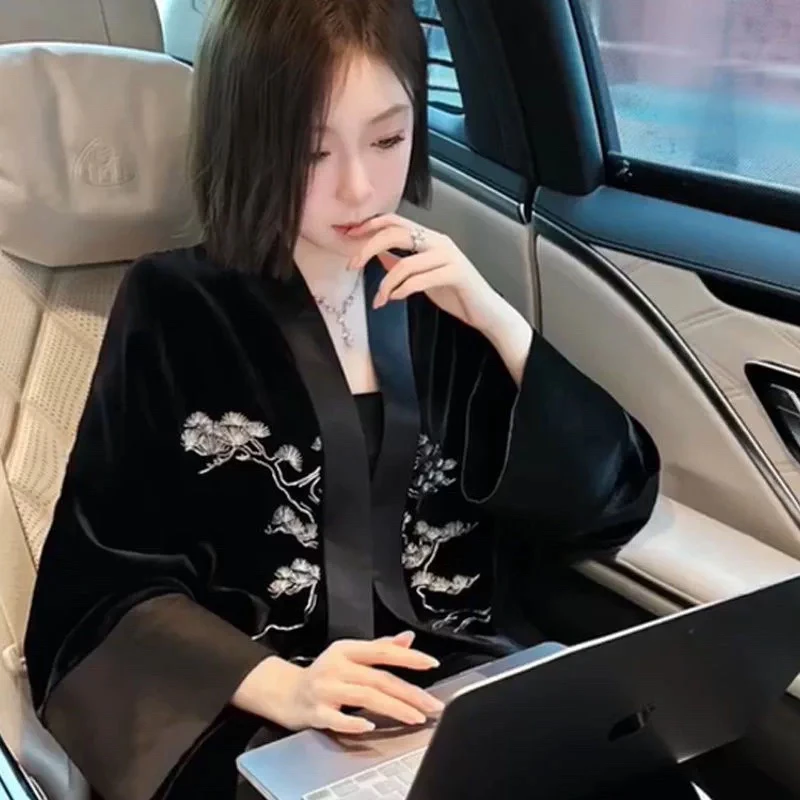 新中式国风时尚减龄春秋黑色丝绒女士外套