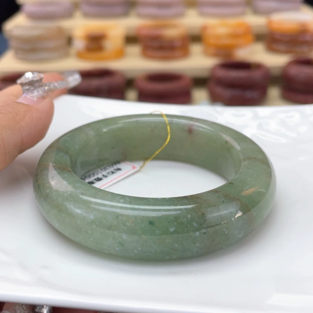 【闪购商品】石英质玉手镯未镶嵌张*?