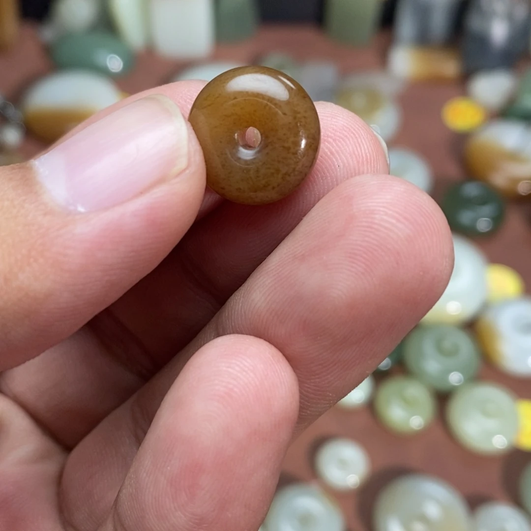 和田玉未镶嵌吊坠(不含链)冷**情