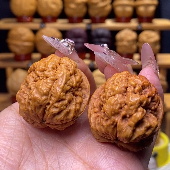 文玩核桃把件血舍利40号34尺