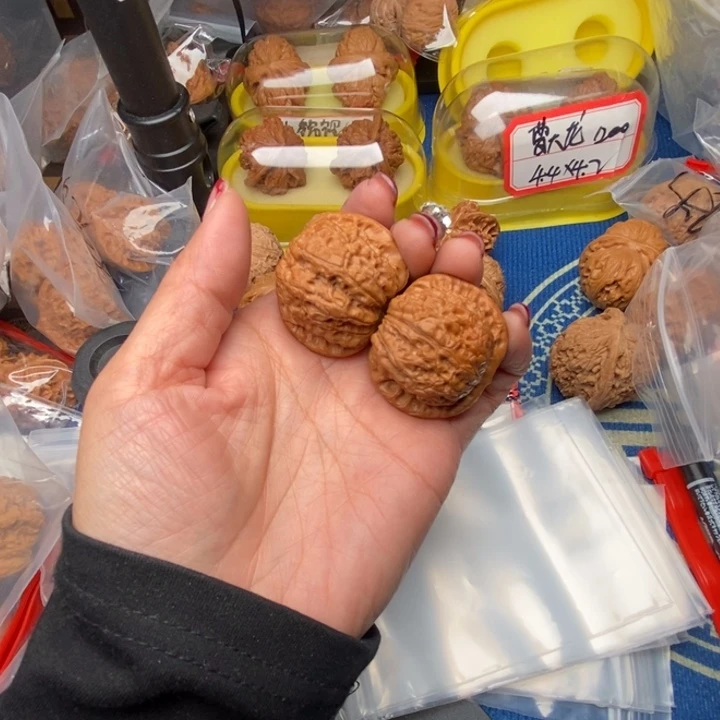 吊坠桃核血麒麟38核桃