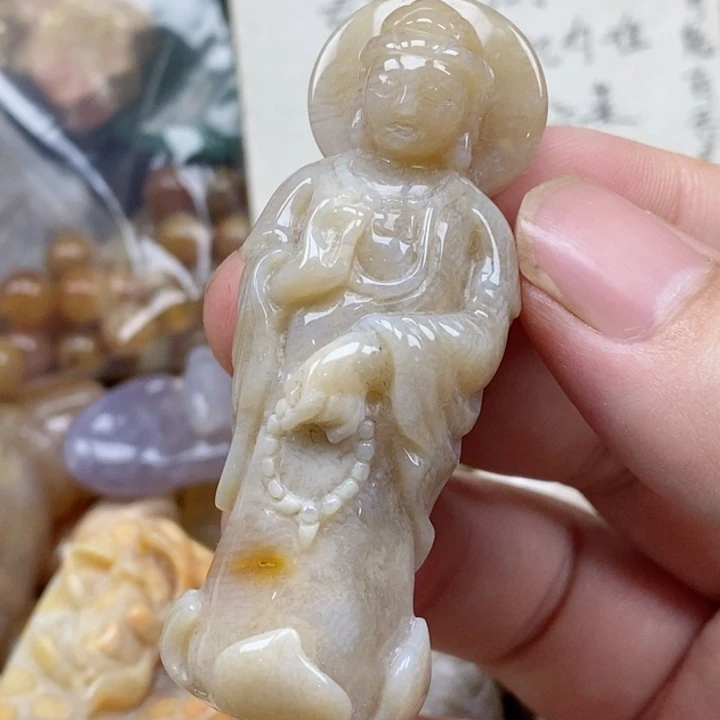 硅化珊瑚（珊瑚玉）未镶嵌颈饰有瑕