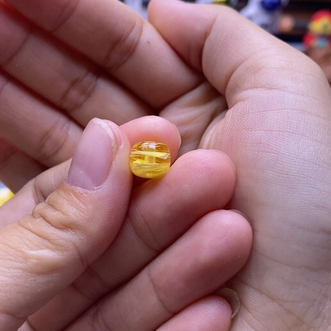 云***往琥珀未镶嵌珠宝奇石