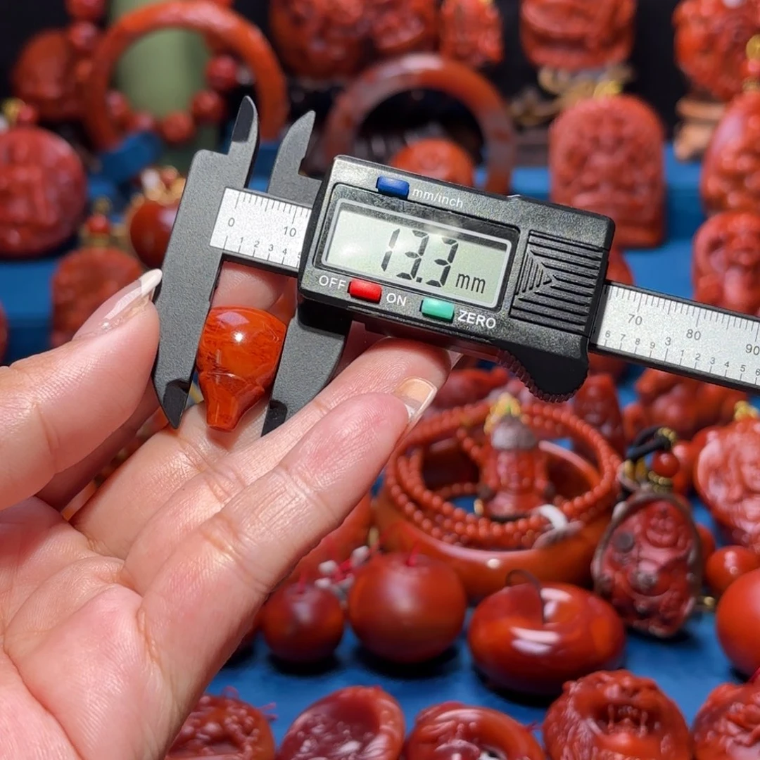 未镶嵌雕刻南红玛瑙