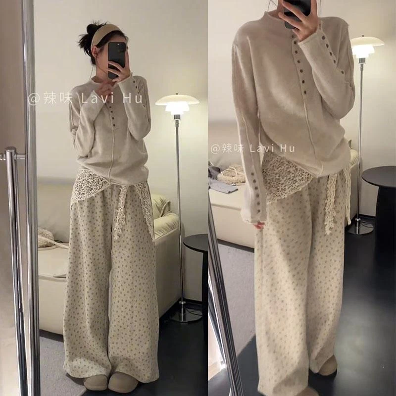 秋冬流行穿搭一整套女2025新款懒惰风针织开衫碎花休闲裤两件套