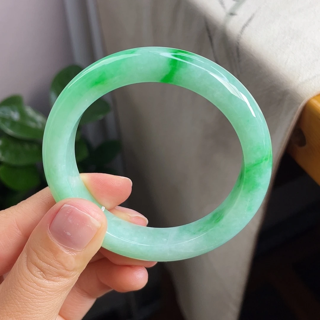 翡翠未镶嵌手镯57细糯白底青满绿