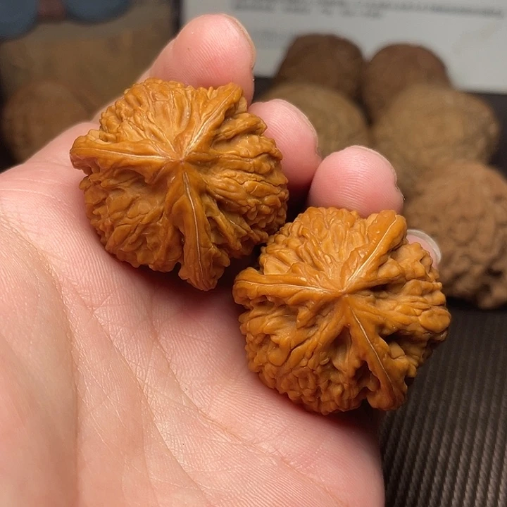 6***.文玩核桃把件文山