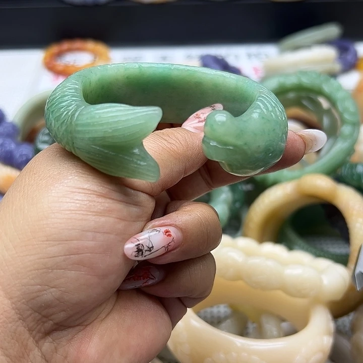 未镶嵌手镯石英岩玉喜*