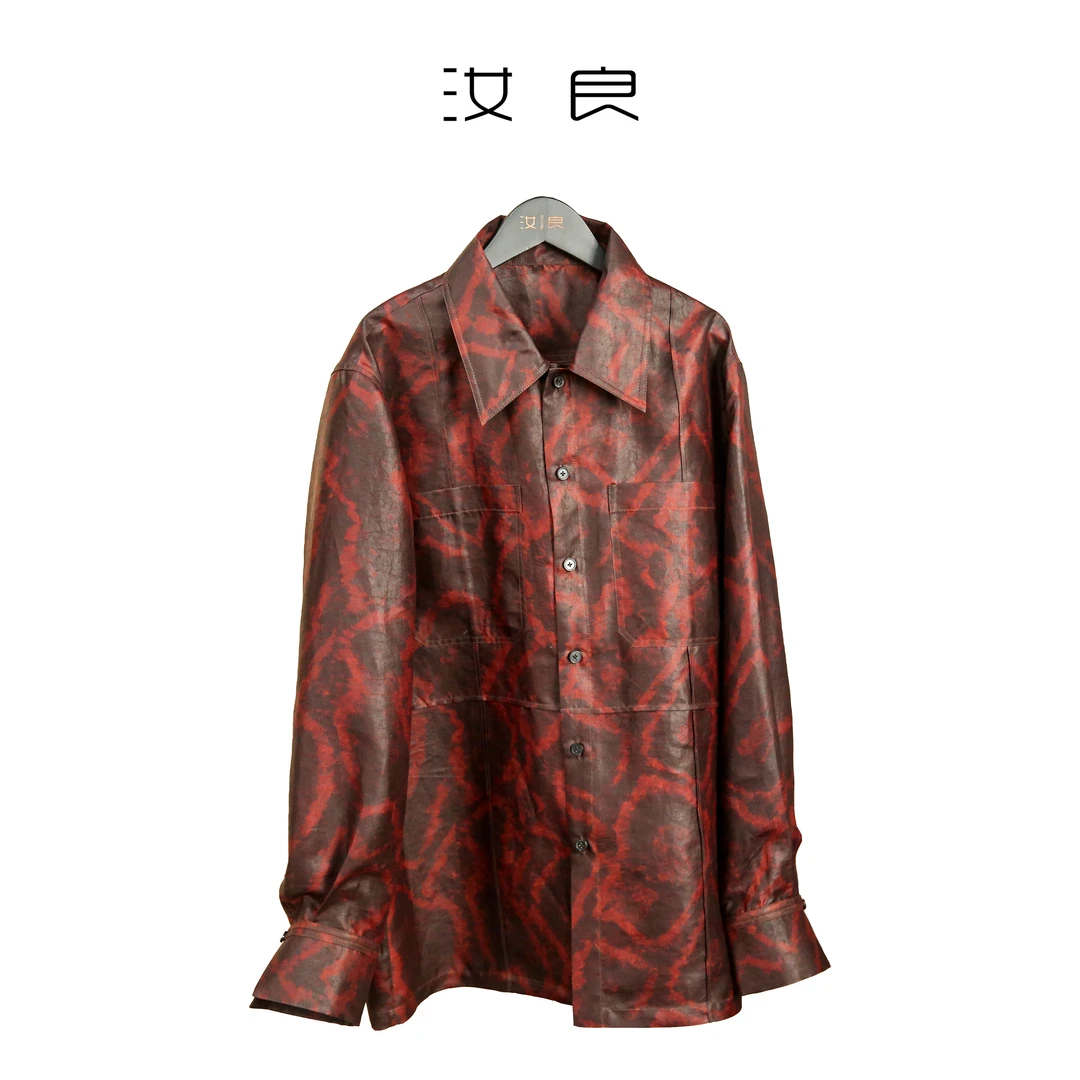 时尚翻领马蹄袖上衣