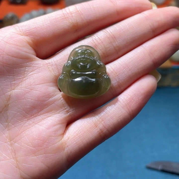 颈饰未镶嵌和田玉（碧玉）