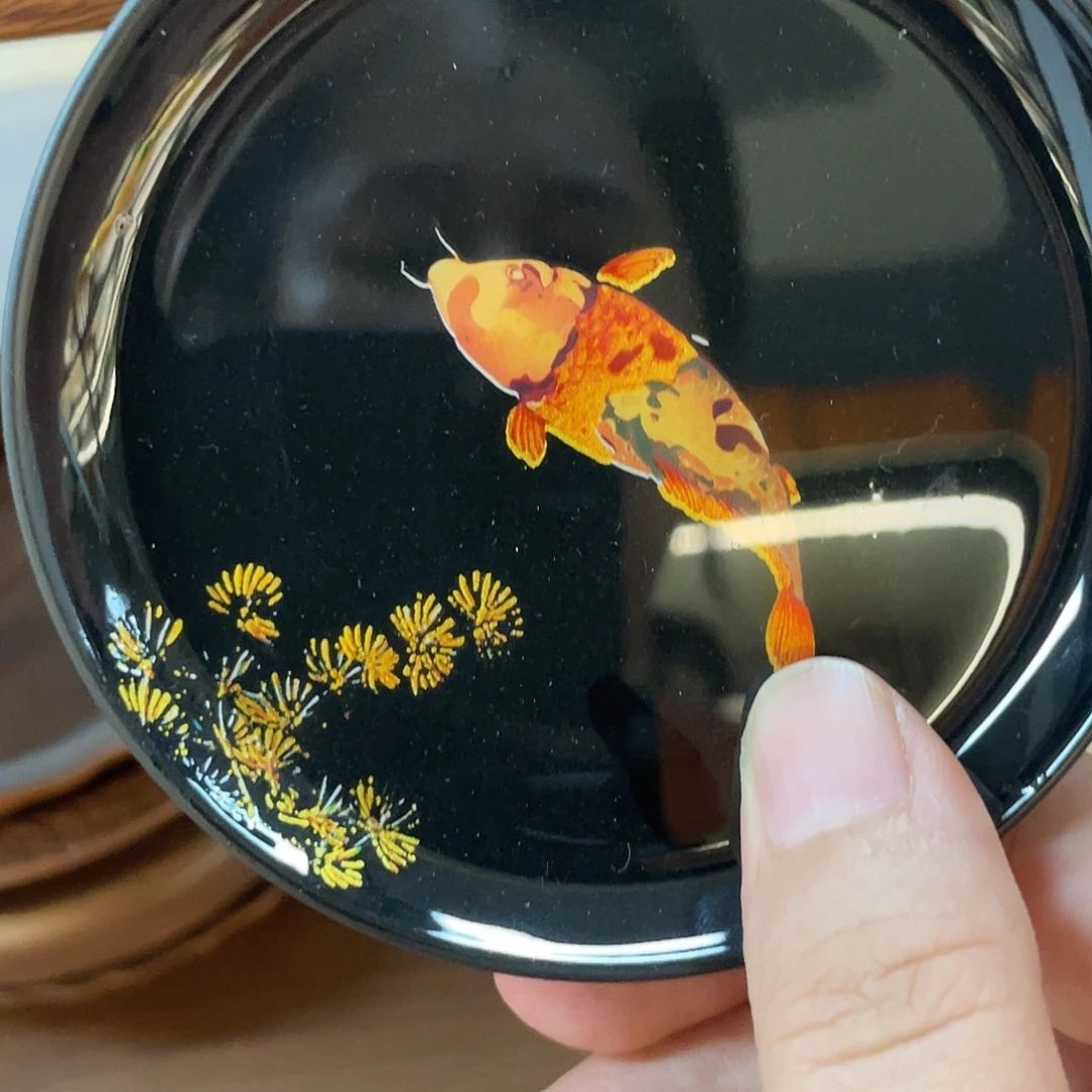 搪瓷杯子里还有好多东西