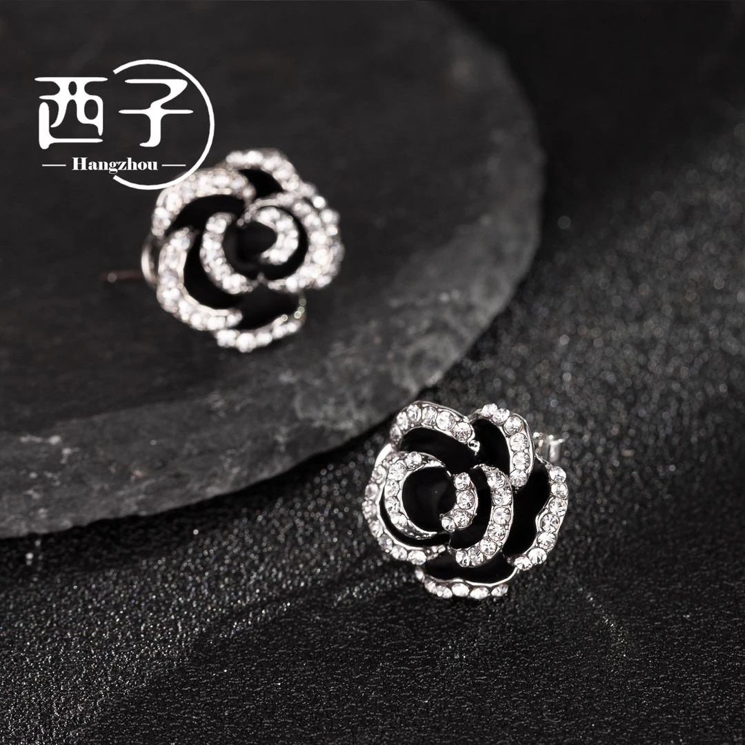 西子饰品高定镀18K金【高定山茶花耳钉】2025新品925银针防敏耳饰女