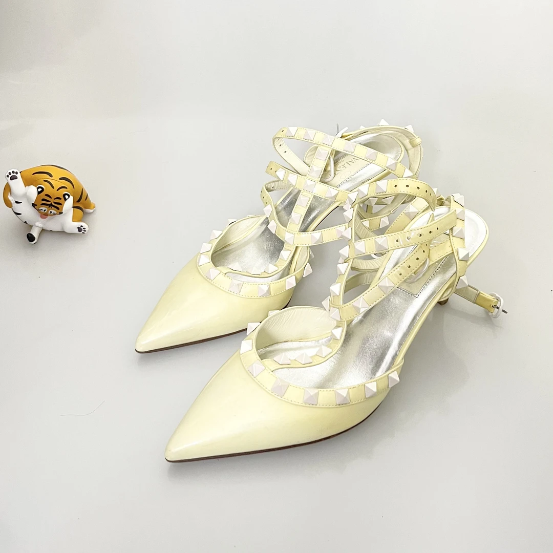 95新 Valentino/华伦天奴 37.5码Valentino华伦天奴高跟鞋95新