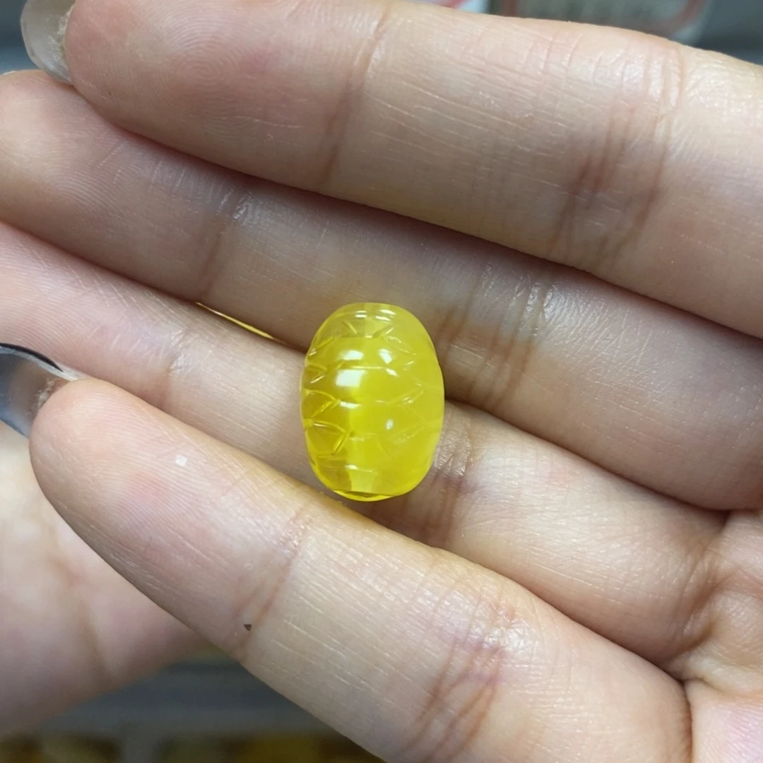 未镶嵌颈饰蜜蜡?*狠富甲