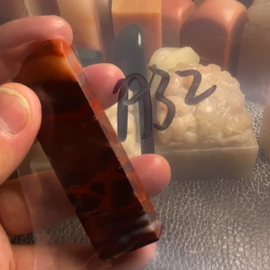 老挝石红*老挝和老挝